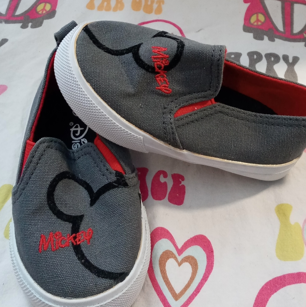 Disney slip on size 5 toddler slip ons